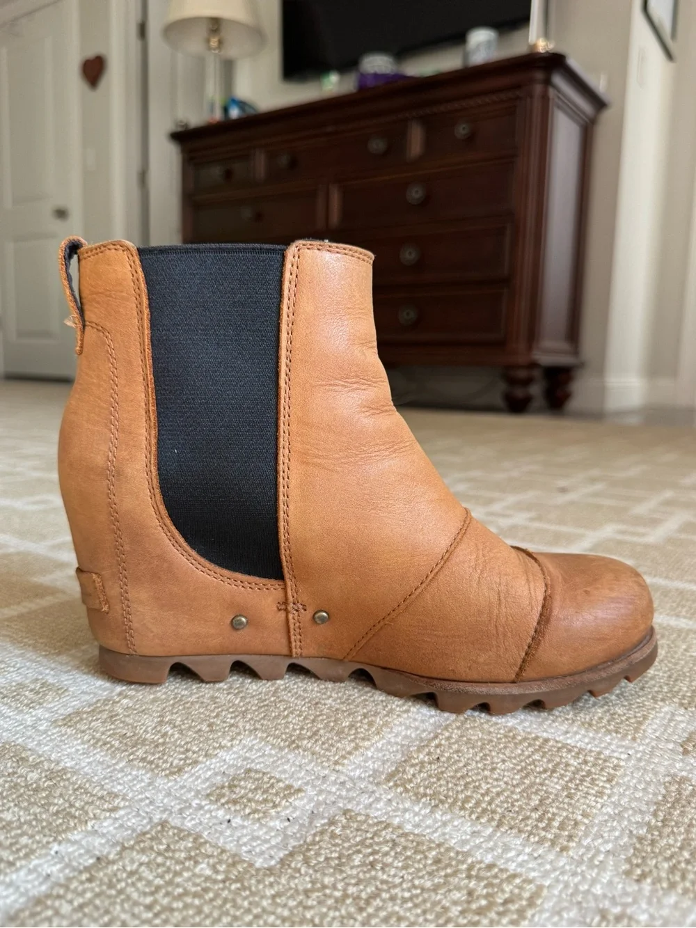 Sorel Lea Wedge Chelsea Ankle Boots Tan Waterproof Leather Women’s Size 7.5
